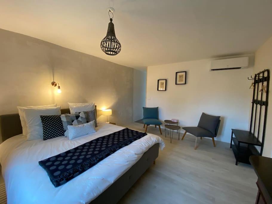 Le Nomade En Provence Bed & Breakfast Bouchet  Dış mekan fotoğraf