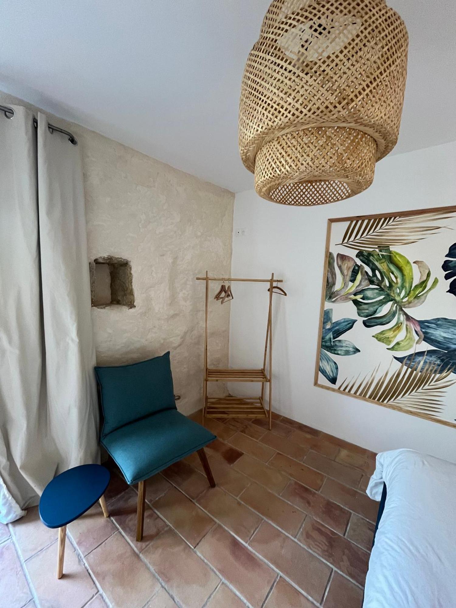 Le Nomade En Provence Bed & Breakfast Bouchet  Dış mekan fotoğraf